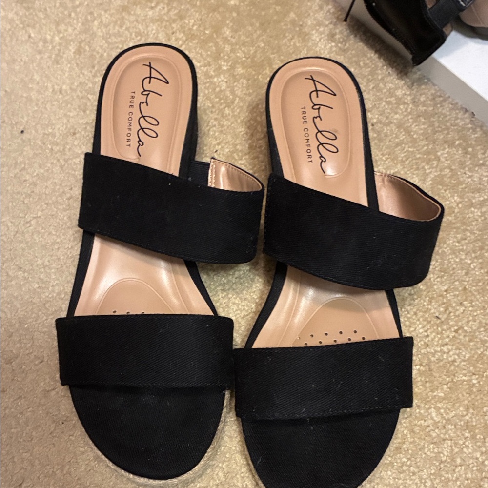 Size 10 Abella Black Women's Sandals with woven rope heal detail
